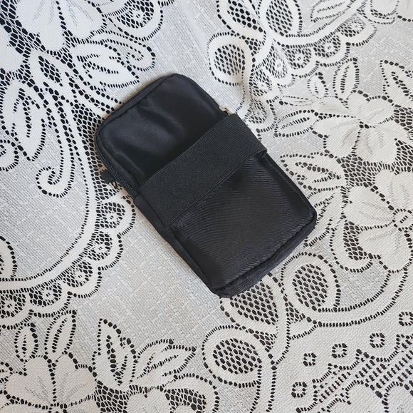 Black Wrist Bag w/ Heart Zippers NWOT - Picture 2 of 8